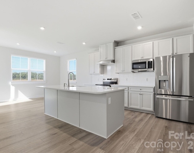 862 Heathway Drive - Photo Thumbnail 4