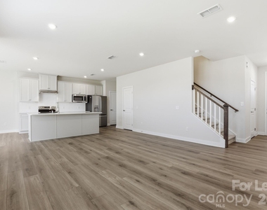 862 Heathway Drive - Photo Thumbnail 8