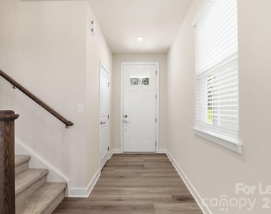 862 Heathway Drive - Photo Thumbnail 10