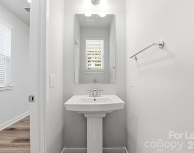 862 Heathway Drive - Photo Thumbnail 11