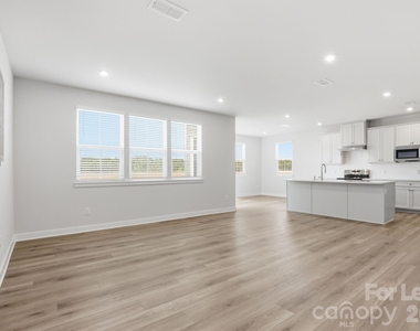 862 Heathway Drive - Photo Thumbnail 3