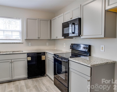 2035 Speedwell Court - Photo Thumbnail 14