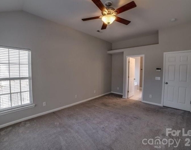 6434 Gatesville Lane - Photo Thumbnail 18