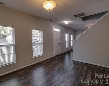 6434 Gatesville Lane - Photo Thumbnail 13