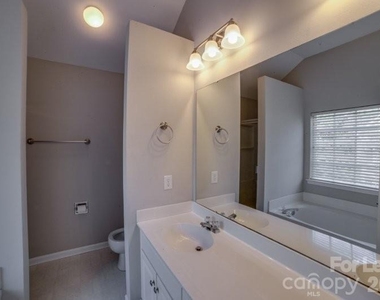 6434 Gatesville Lane - Photo Thumbnail 20