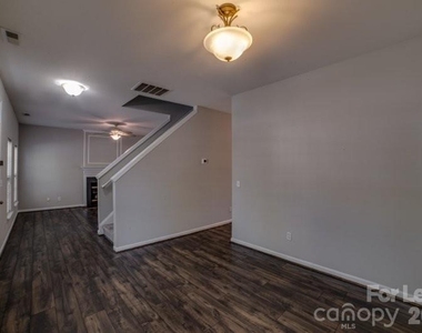 6434 Gatesville Lane - Photo Thumbnail 14