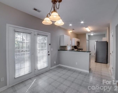 6434 Gatesville Lane - Photo Thumbnail 4