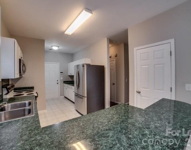 6434 Gatesville Lane - Photo Thumbnail 9