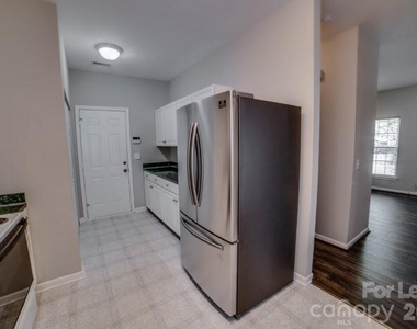 6434 Gatesville Lane - Photo Thumbnail 11