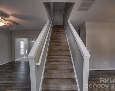 6434 Gatesville Lane - Photo Thumbnail 16