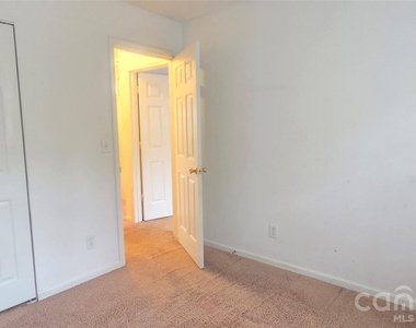 9134 Charminster Court - Photo Thumbnail 12