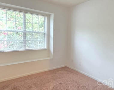 9134 Charminster Court - Photo Thumbnail 13