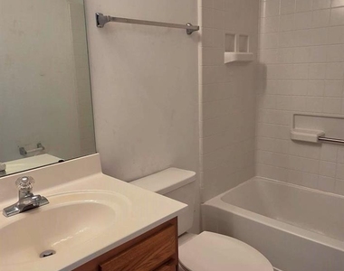 9134 Charminster Court - Photo Thumbnail 10