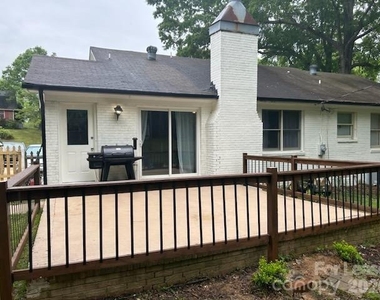 2021 Downey Street - Photo Thumbnail 25