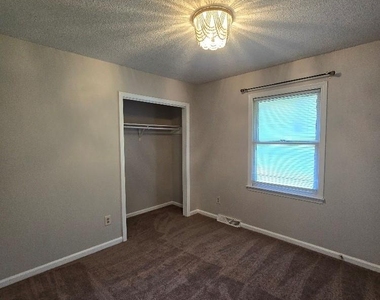 2021 Downey Street - Photo Thumbnail 13