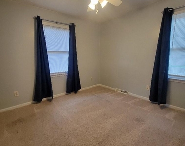 2021 Downey Street - Photo Thumbnail 14