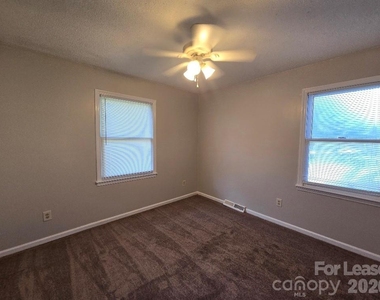 2021 Downey Street - Photo Thumbnail 18