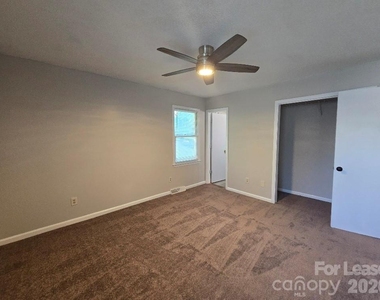 2021 Downey Street - Photo Thumbnail 19