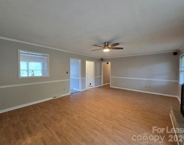 2021 Downey Street - Photo Thumbnail 8