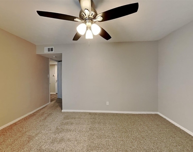 518 White Oak Street - Photo Thumbnail 14