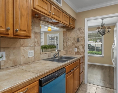 3730 Fairfield Avenue - Photo Thumbnail 9