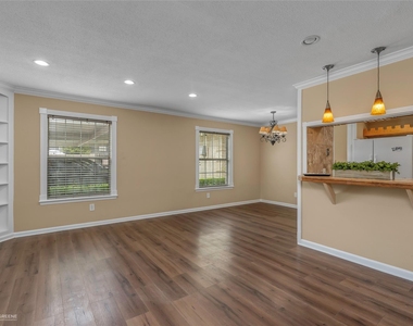 3730 Fairfield Avenue - Photo Thumbnail 2