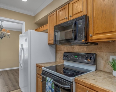 3730 Fairfield Avenue - Photo Thumbnail 10