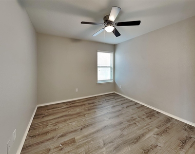 14305 Artisan Drive - Photo Thumbnail 12