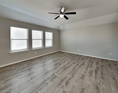 14305 Artisan Drive - Photo Thumbnail 3