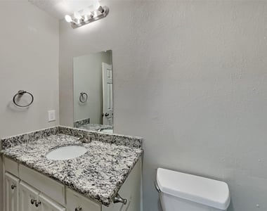4814 Crest Drive - Photo Thumbnail 9