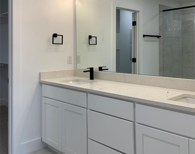 9471 Timberleaf Drive - Photo Thumbnail 16