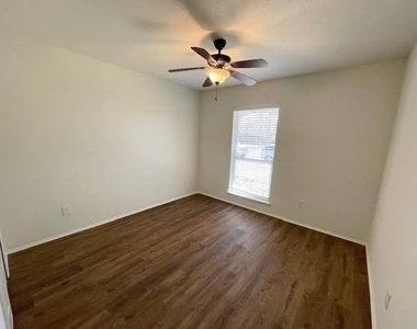 5220 Sherman Drive - Photo Thumbnail 9