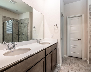 2721 Franklin Drive - Photo Thumbnail 8