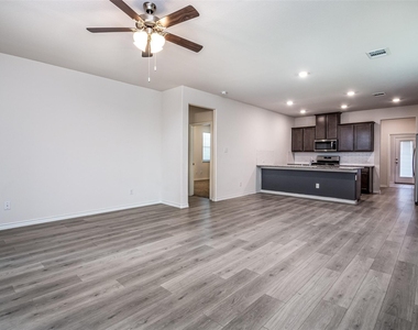 2721 Franklin Drive - Photo Thumbnail 2