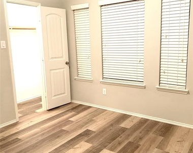 159 Blair Drive - Photo Thumbnail 9