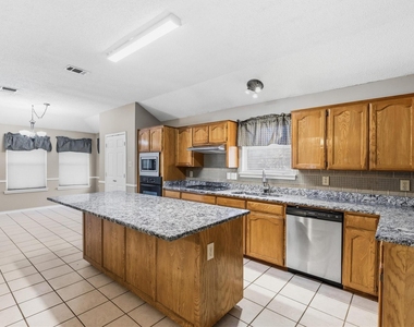 5106 Lee Hutson Lane - Photo Thumbnail 4