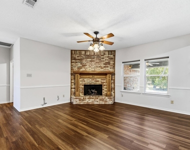 5106 Lee Hutson Lane - Photo Thumbnail 2