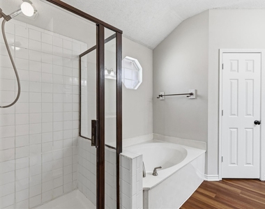 5106 Lee Hutson Lane - Photo Thumbnail 8