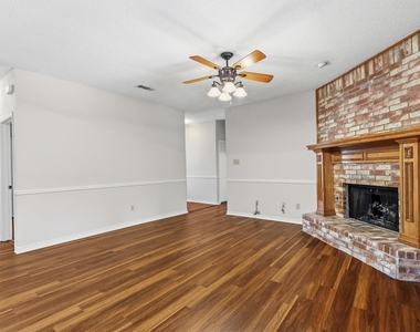 5106 Lee Hutson Lane - Photo Thumbnail 3