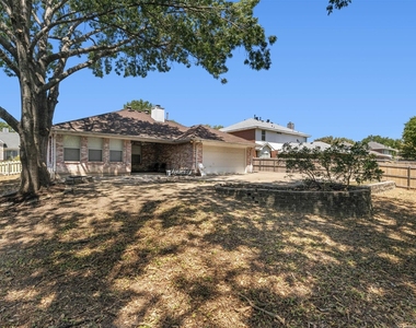 5106 Lee Hutson Lane - Photo Thumbnail 14