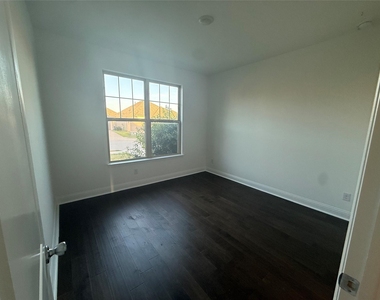 1905 Pecos Drive - Photo Thumbnail 30