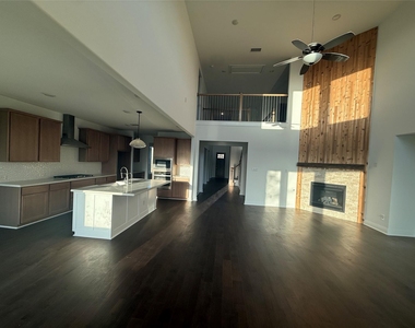 1905 Pecos Drive - Photo Thumbnail 14