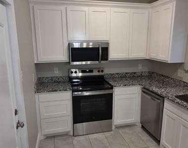 1103 E 12th Avenue - Photo Thumbnail 4