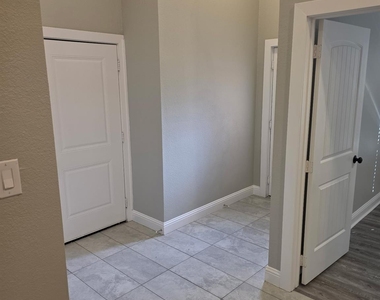 1103 E 12th Avenue - Photo Thumbnail 13