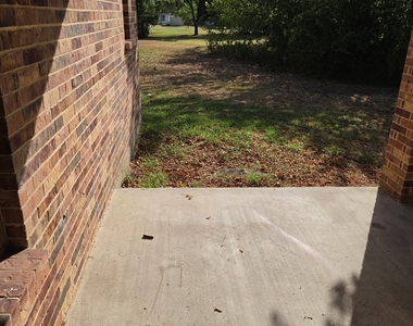 1103 E 12th Avenue - Photo Thumbnail 15