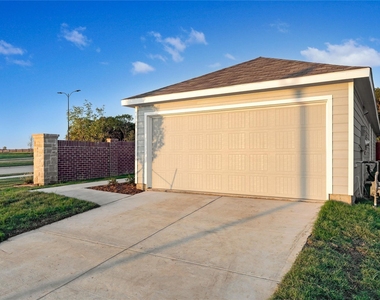 7512 Woodpecker Drive - Photo Thumbnail 14
