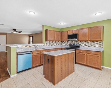 12947 Michelle Drive - Photo Thumbnail 6