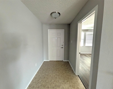 1736 Carolina Ridge Way - Photo Thumbnail 5