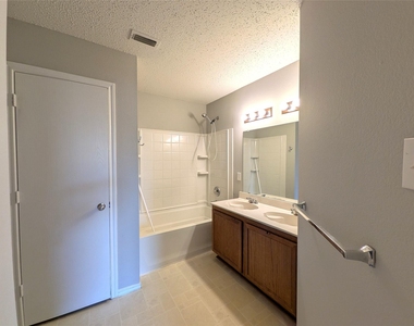 1736 Carolina Ridge Way - Photo Thumbnail 17