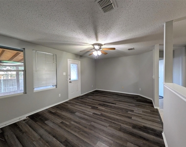 1736 Carolina Ridge Way - Photo Thumbnail 13